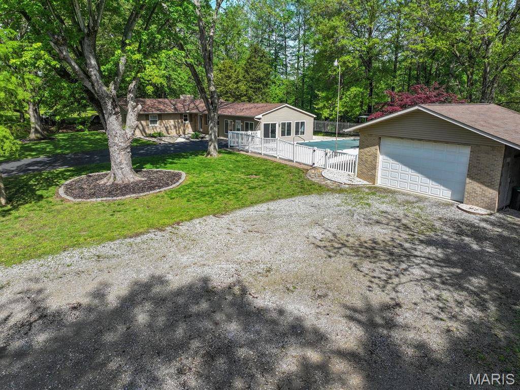 Freeburg, IL 62243,315 Lake DR