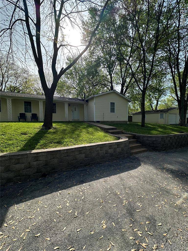 Fairview Heights, IL 62208,209 Roselawn AVE