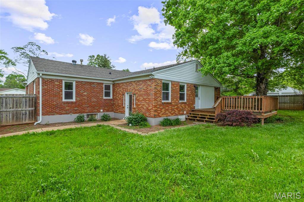 Farmington, MO 63640,614 Stam ST