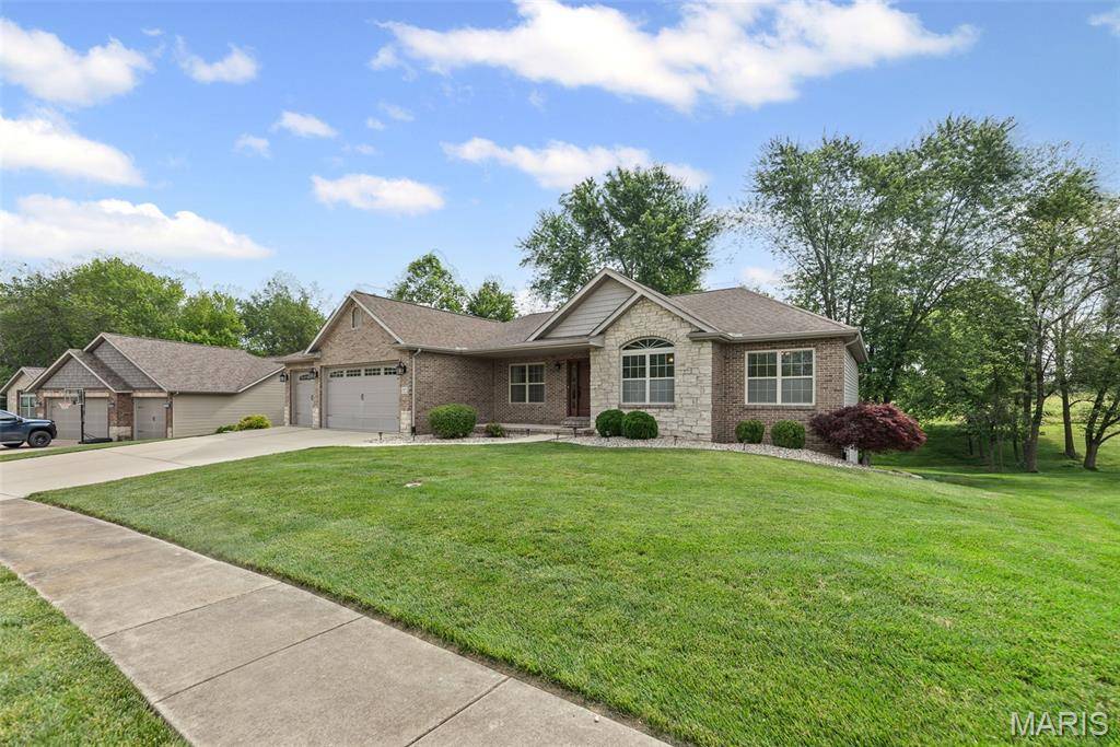 St Jacob, IL 62281,2015 Grandview DR