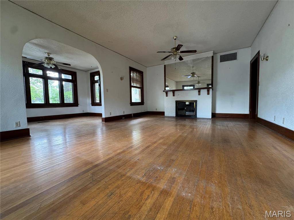 Poplar Bluff, MO 63901,813 Main ST