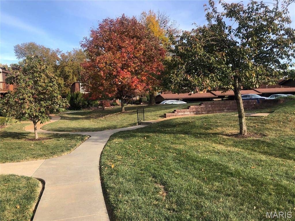 St Louis, MO 63132,1163 Appleseed LN #B