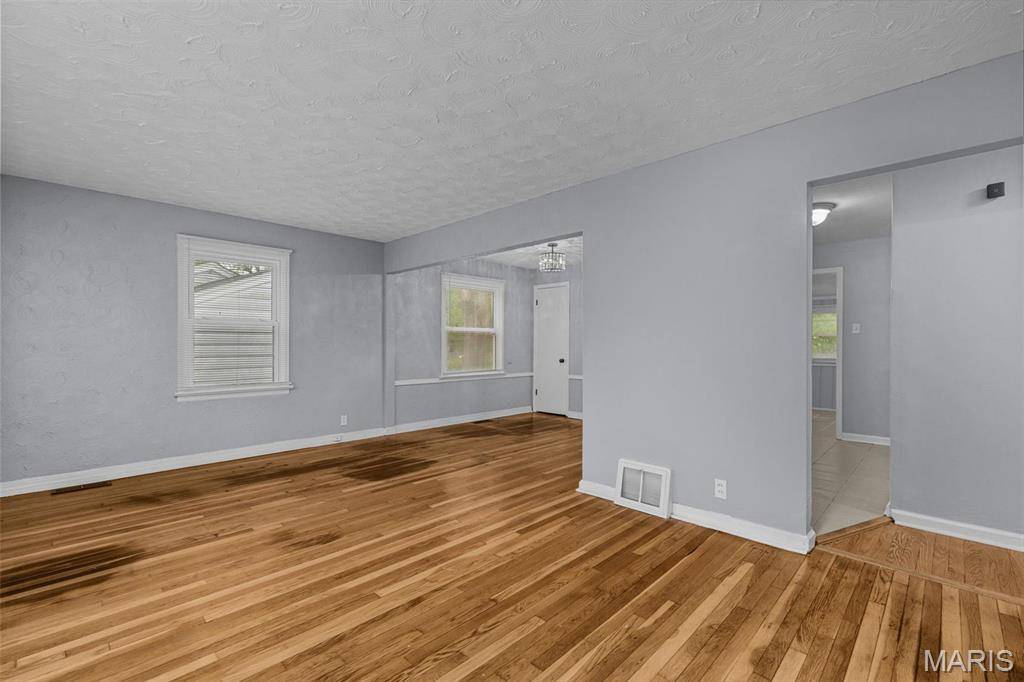 St Louis, MO 63137,1325 Odessa DR