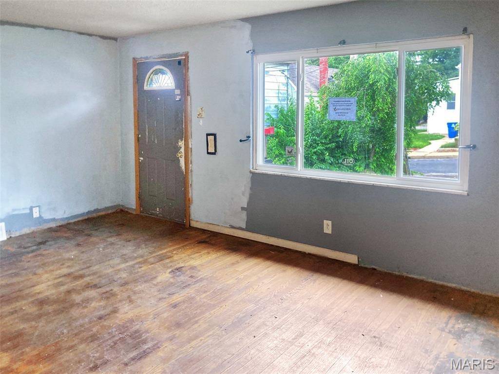 St Louis, MO 63125,231 E Velma AVE