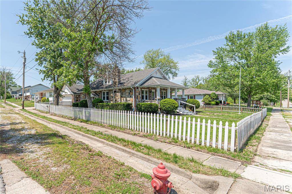Paris, MO 65275,523 S Washington ST