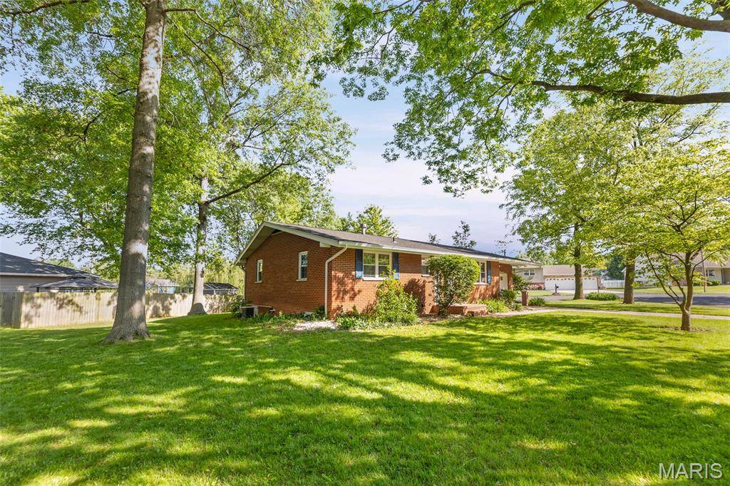 East Alton, IL 62024,640 Brookwood DR