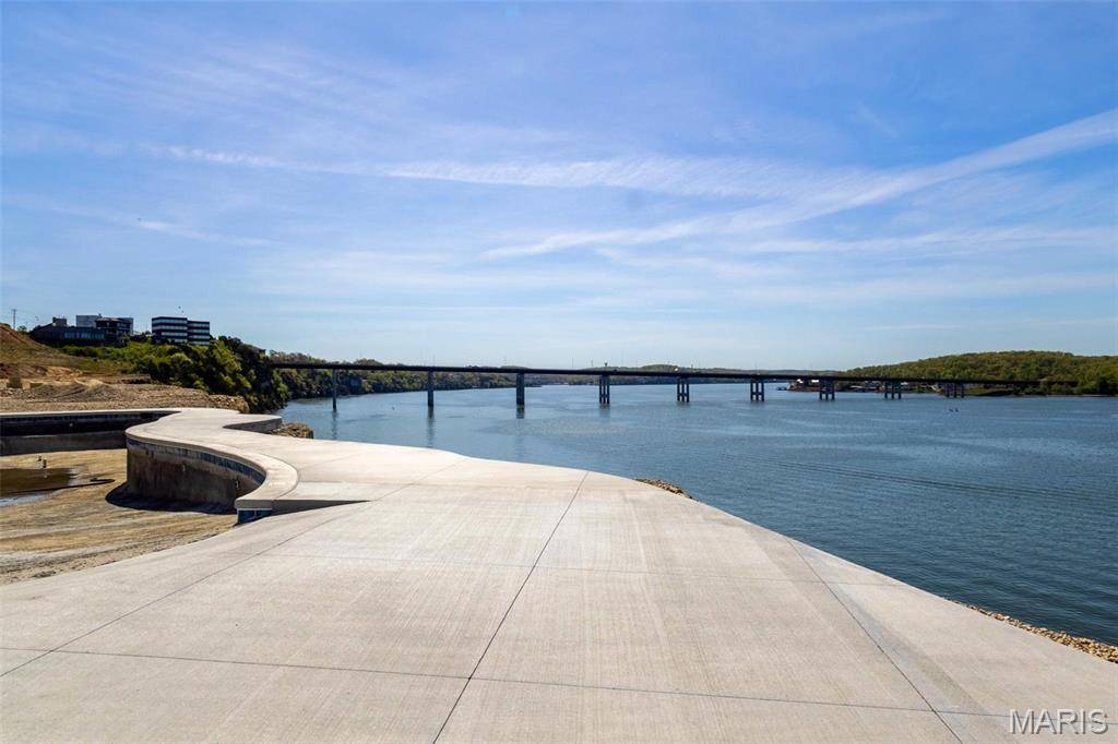 Lake Ozark, MO 65049,100 Blue Heron Hill RD #113