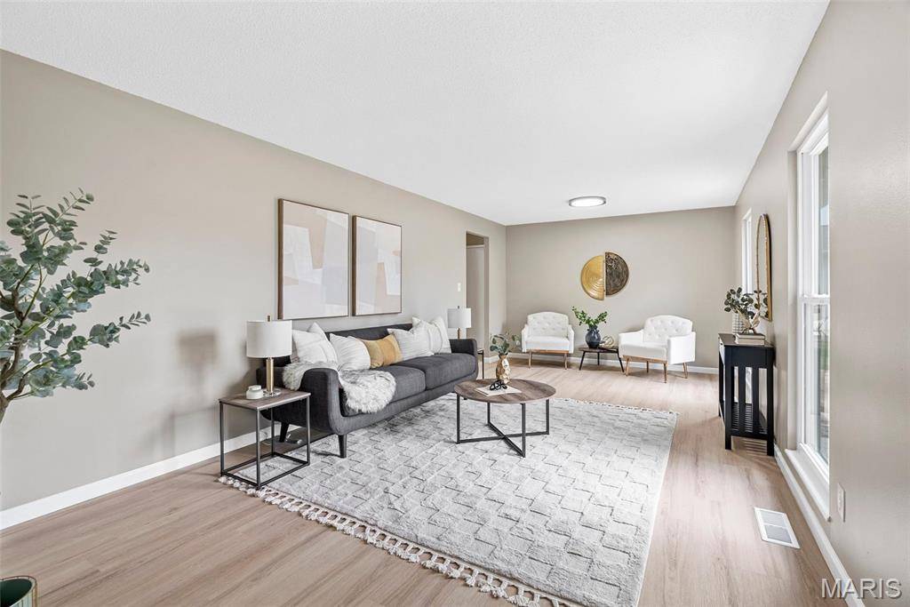 Florissant, MO 63031,1450 Flordawn DR