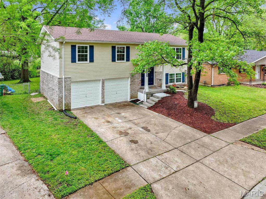 Florissant, MO 63031,2372 Battlefield DR