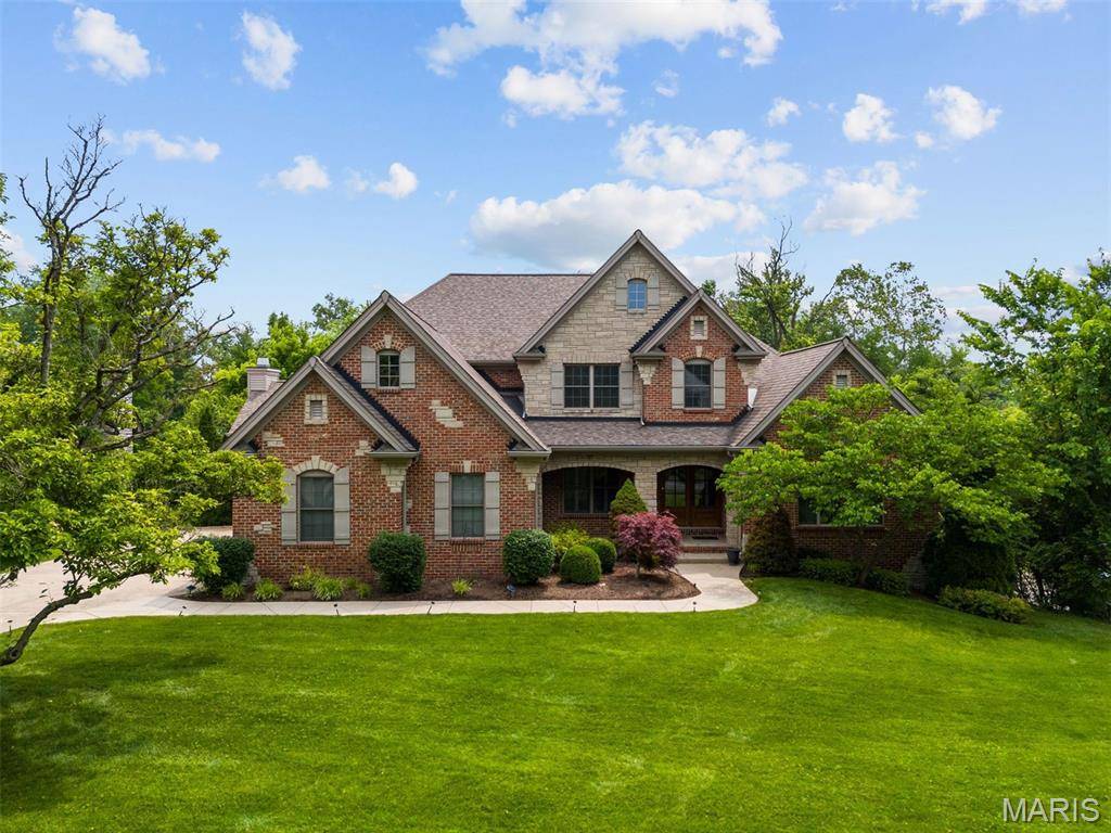 Olivette, MO 63132,2 Romany Park LN