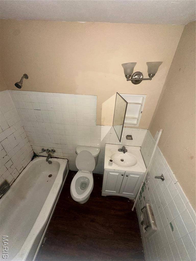 Florissant, MO 63031,737 Charbonier RD