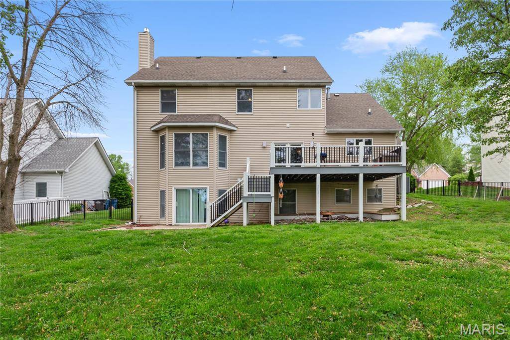 Alton, IL 62002,855 Marc DR