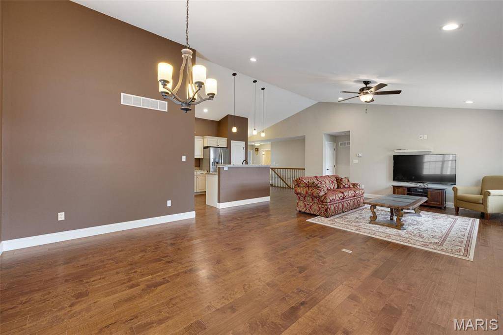 Farmington, MO 63640,433 Cherry Creek LN