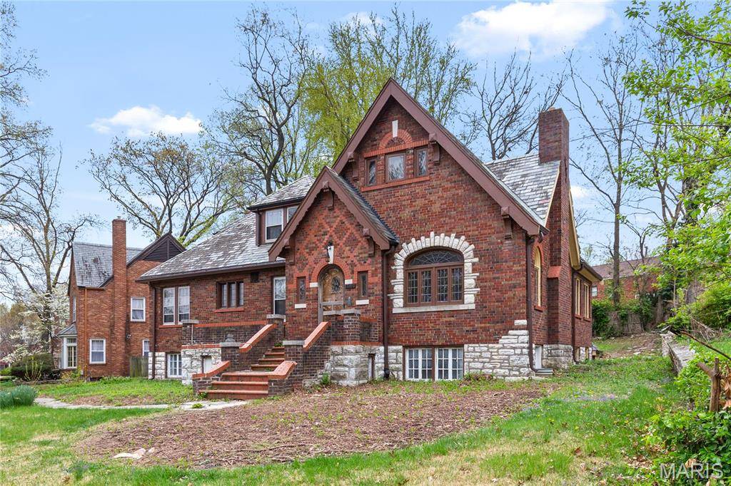 St Louis, MO 63121,7280 S Roland BLVD