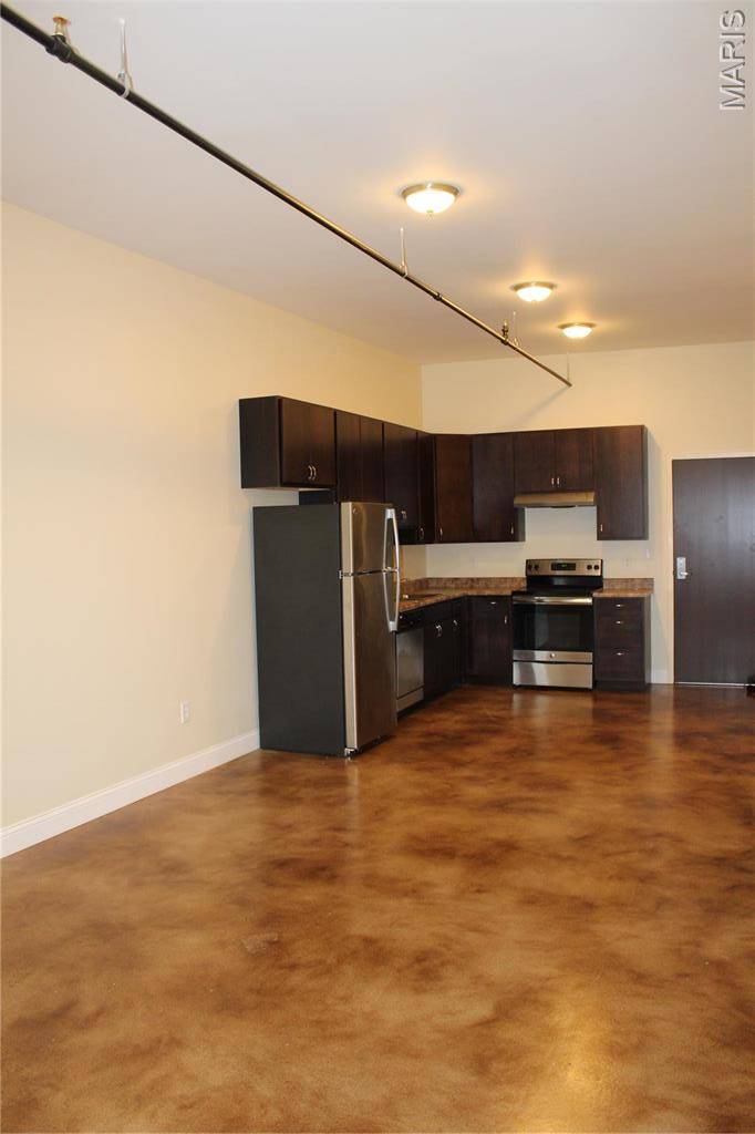 Ferguson, MO 63135,257 S FLORISSANT RD #210
