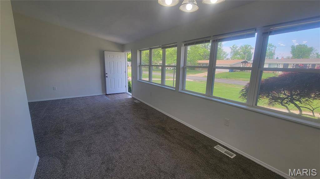 Florissant, MO 63033,2490 Northridge PL
