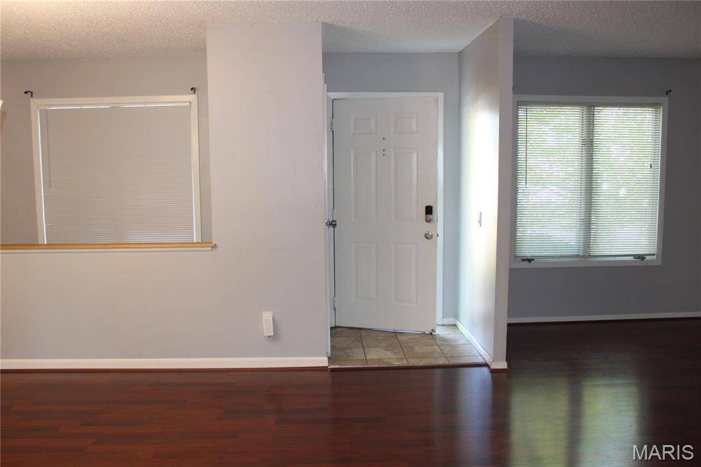 Florissant, MO 63034,15533 97th AVE