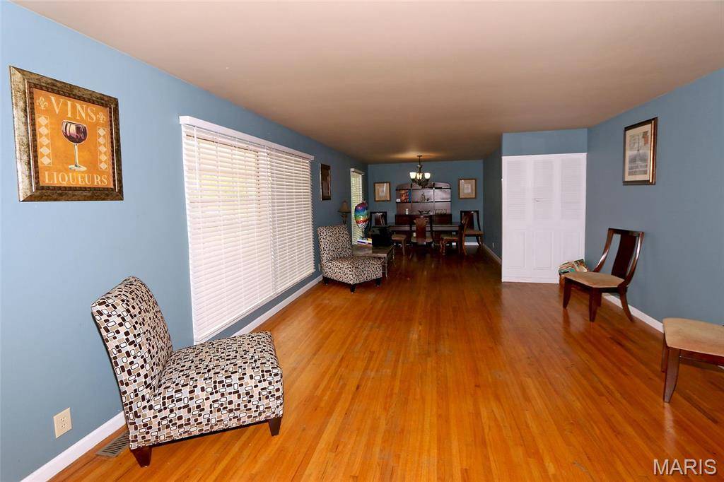 Florissant, MO 63033,3835 Greengrass DR