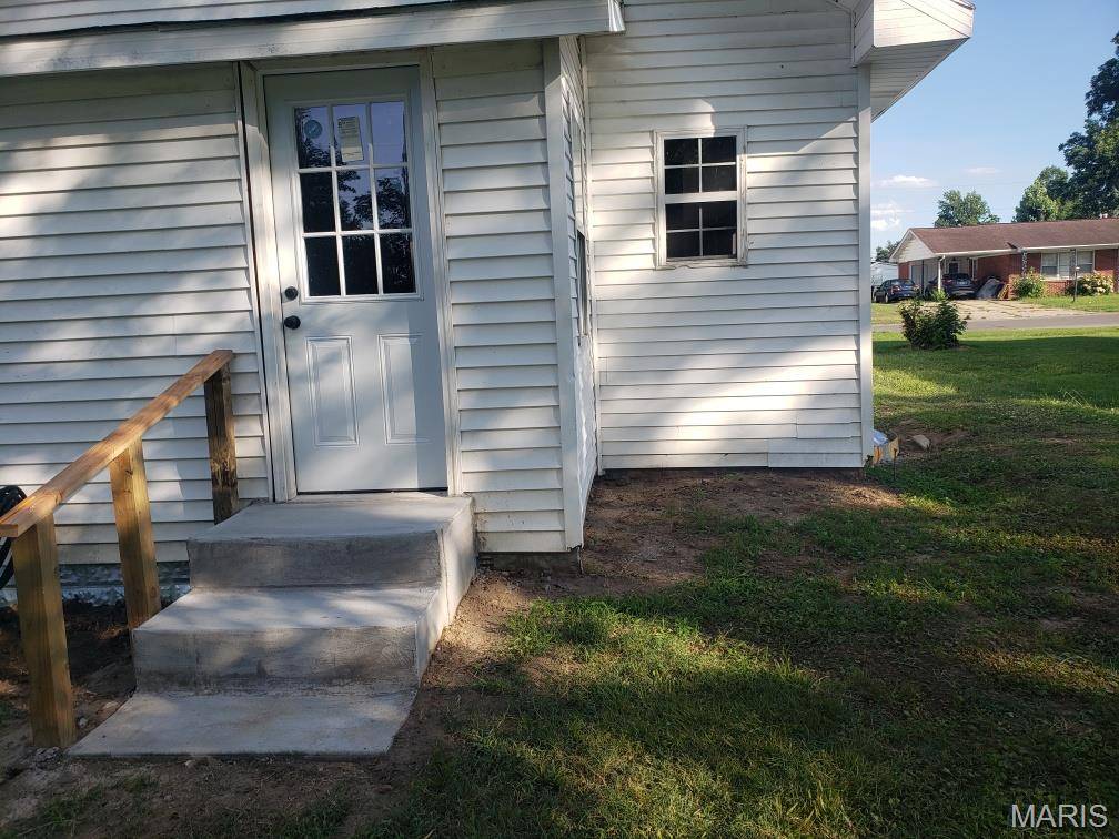 Sikeston, MO 63801,838 E Gladys ST