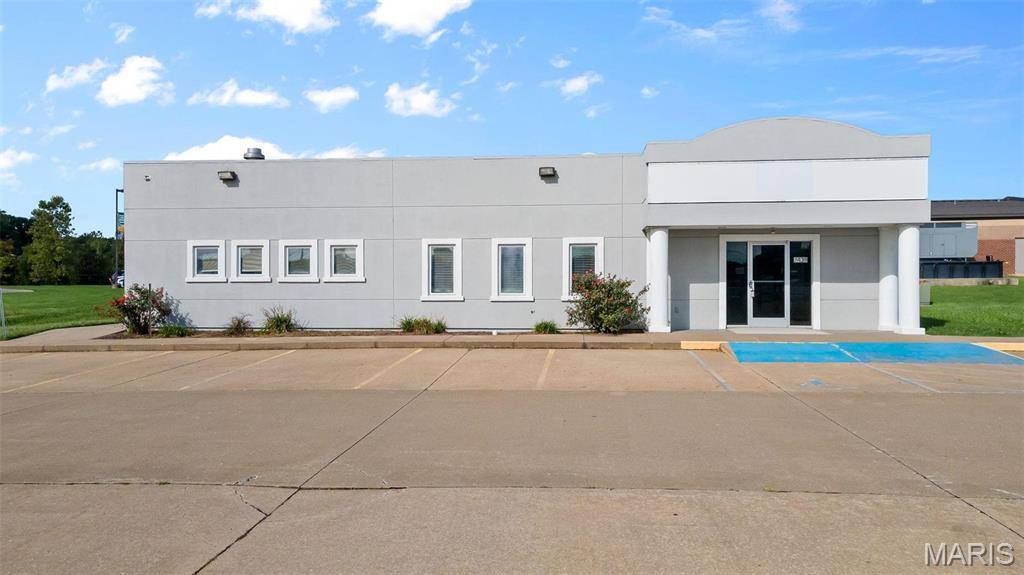 Cape Girardeau, MO 63703,2439 Bloomfield RD