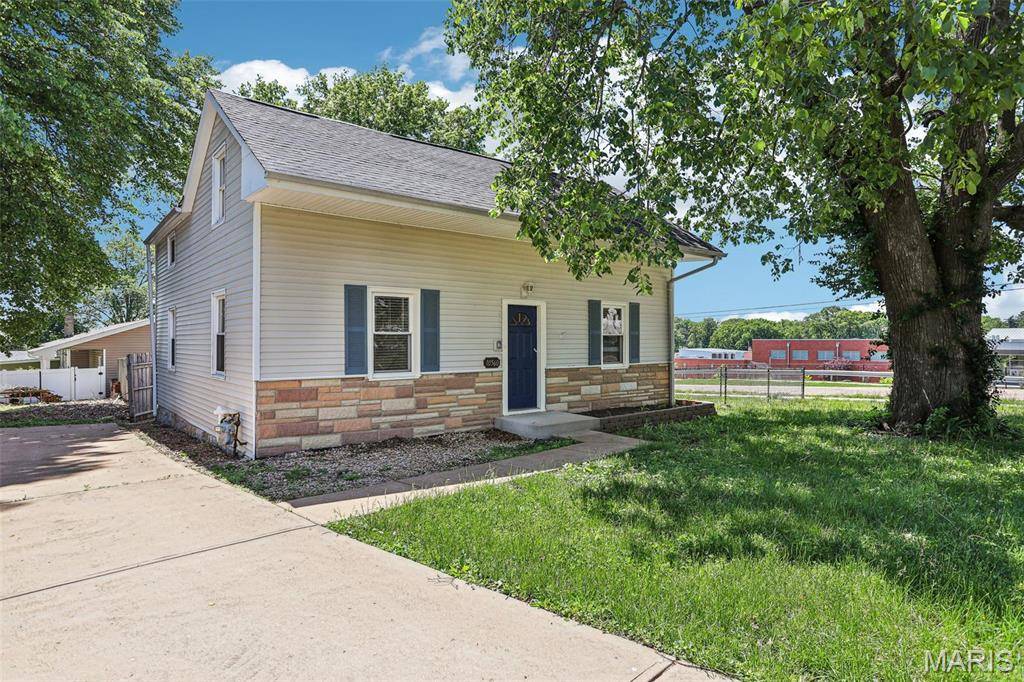 St Louis, MO 63123,10560 Crecelius DR