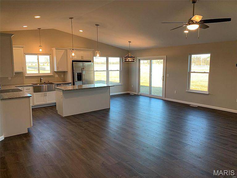 Freeburg, IL 62243,440 Foxtail DR