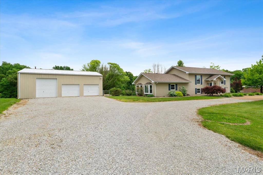 Waterloo, IL 62298,8316 D RD
