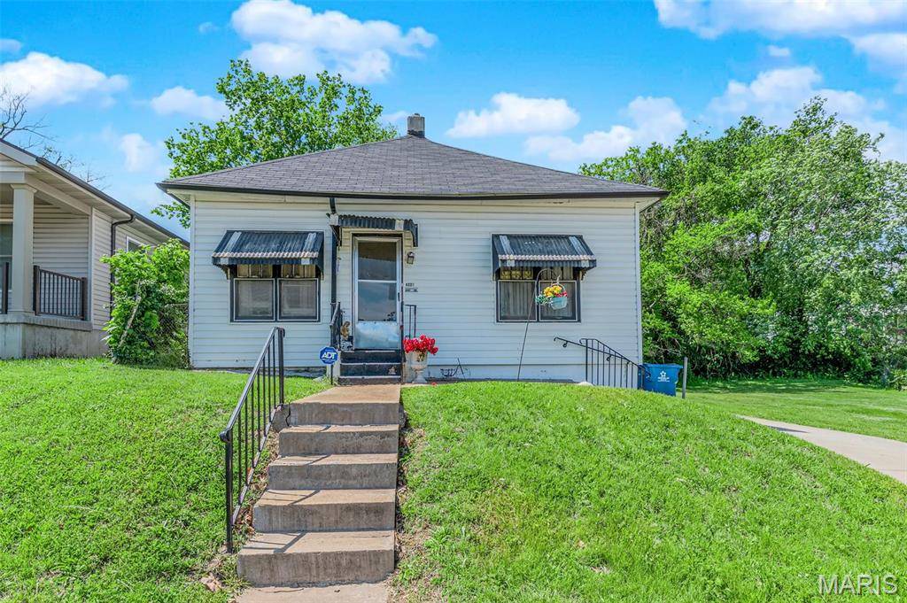St Louis, MO 63121,4229 Oakwood AVE