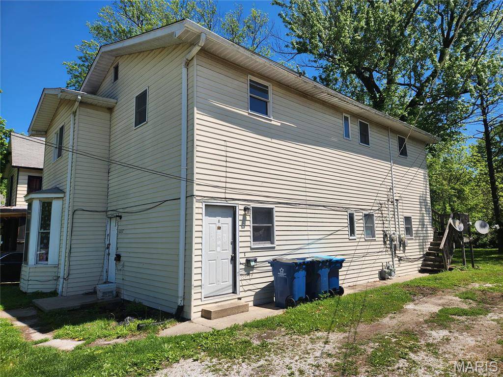 Alton, IL 62002,1117 Main ST