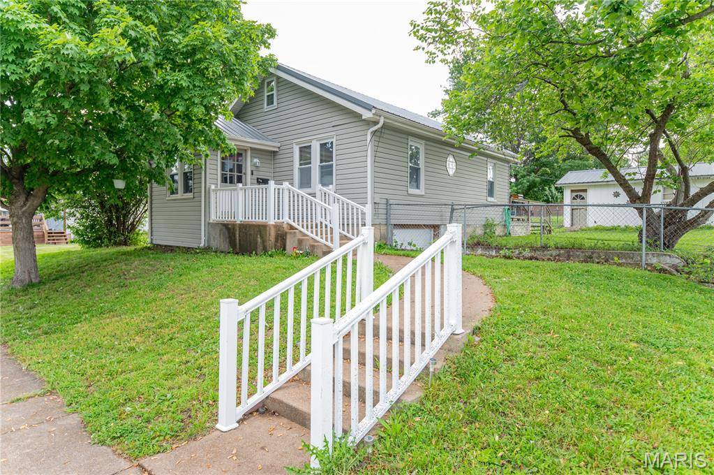 Owensville, MO 65066,206 S Walnut ST