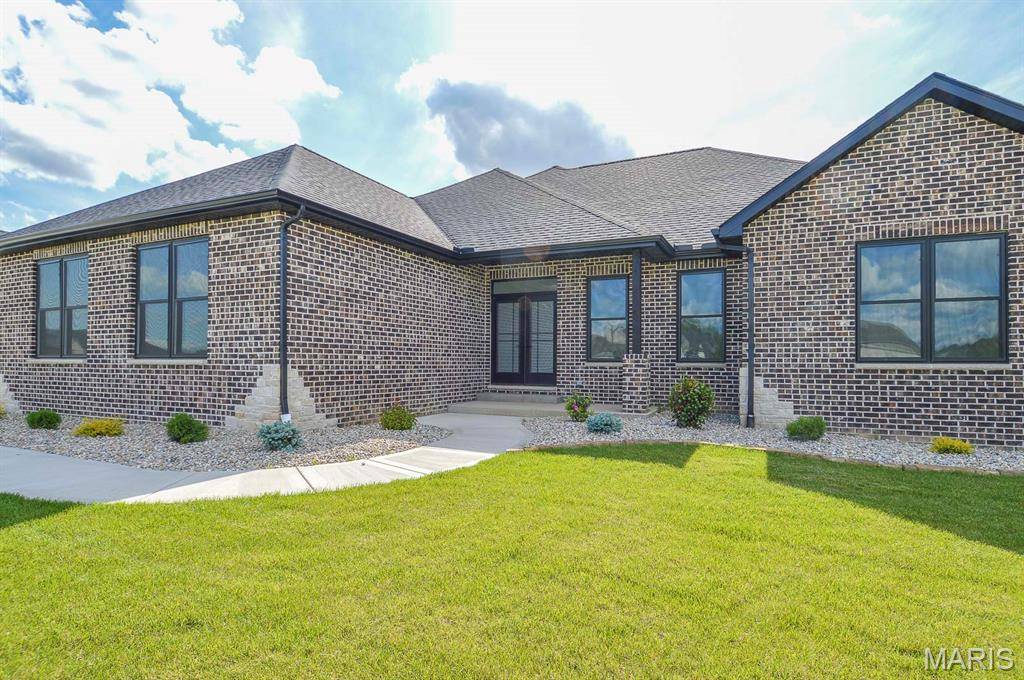 Columbia, IL 62236,1391 Walnut Ridge DR