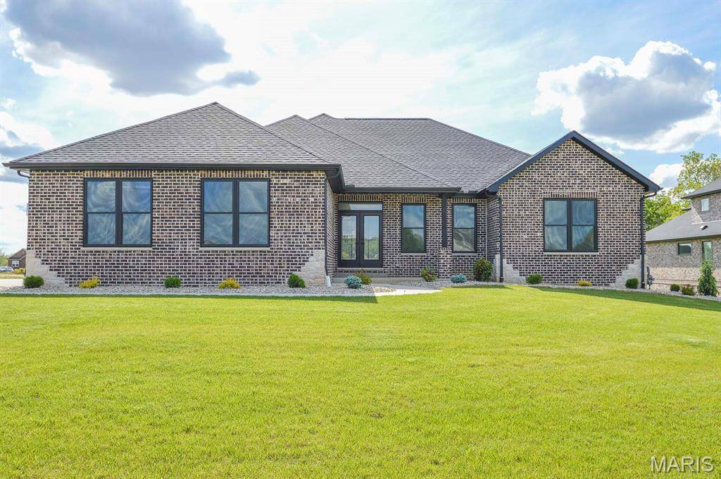 Columbia, IL 62236,1391 Walnut Ridge DR