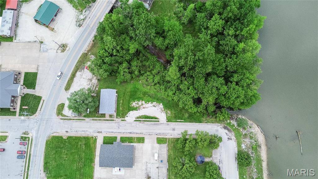 Hardin, IL 62047,108 E FRENCH ST