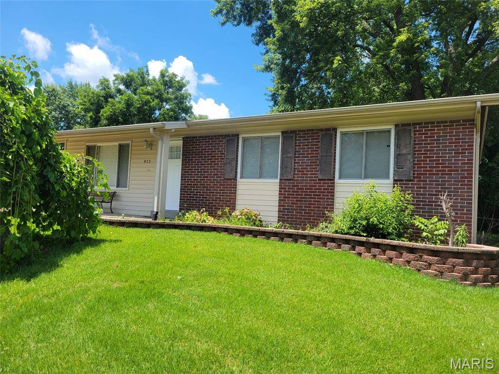 Florissant, MO 63031,972 Marrisa DR