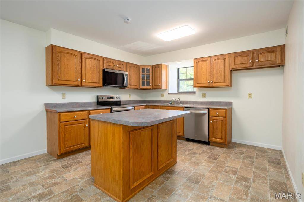 St Louis, MO 63129,7037 Green Tee CT #F