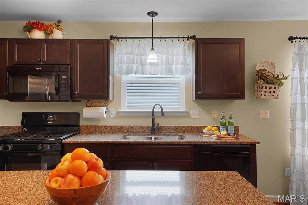 Wentzville, MO 63385,132 Silo Valley DR