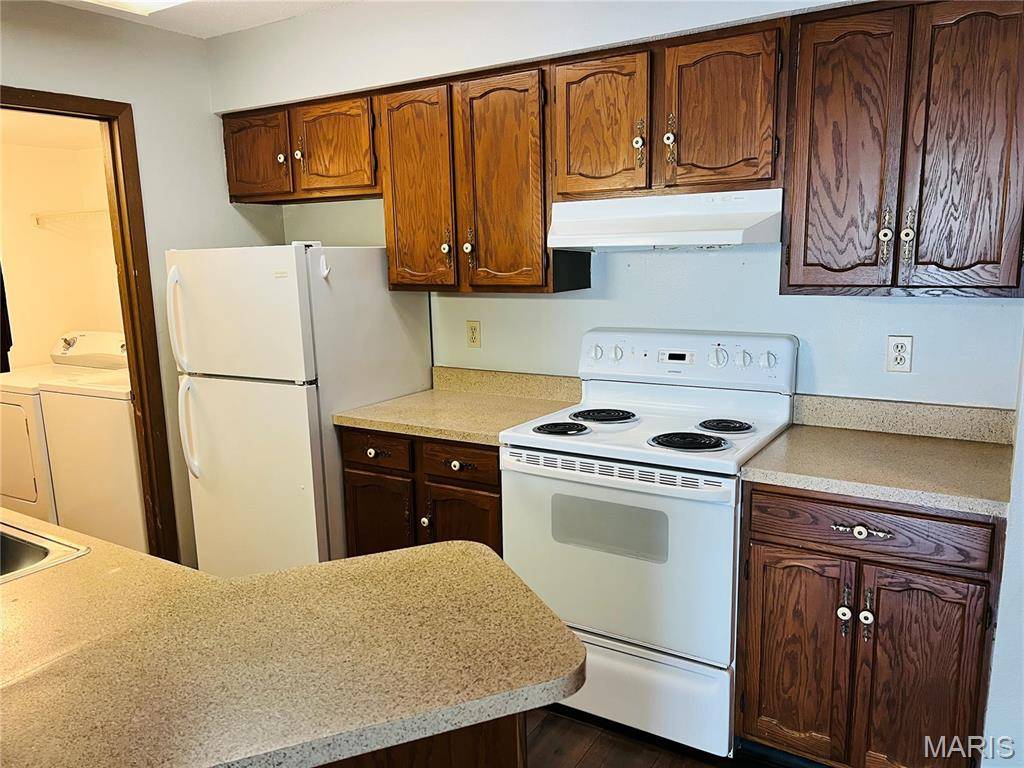 Florissant, MO 63033,1609 Willow Wren CT #203