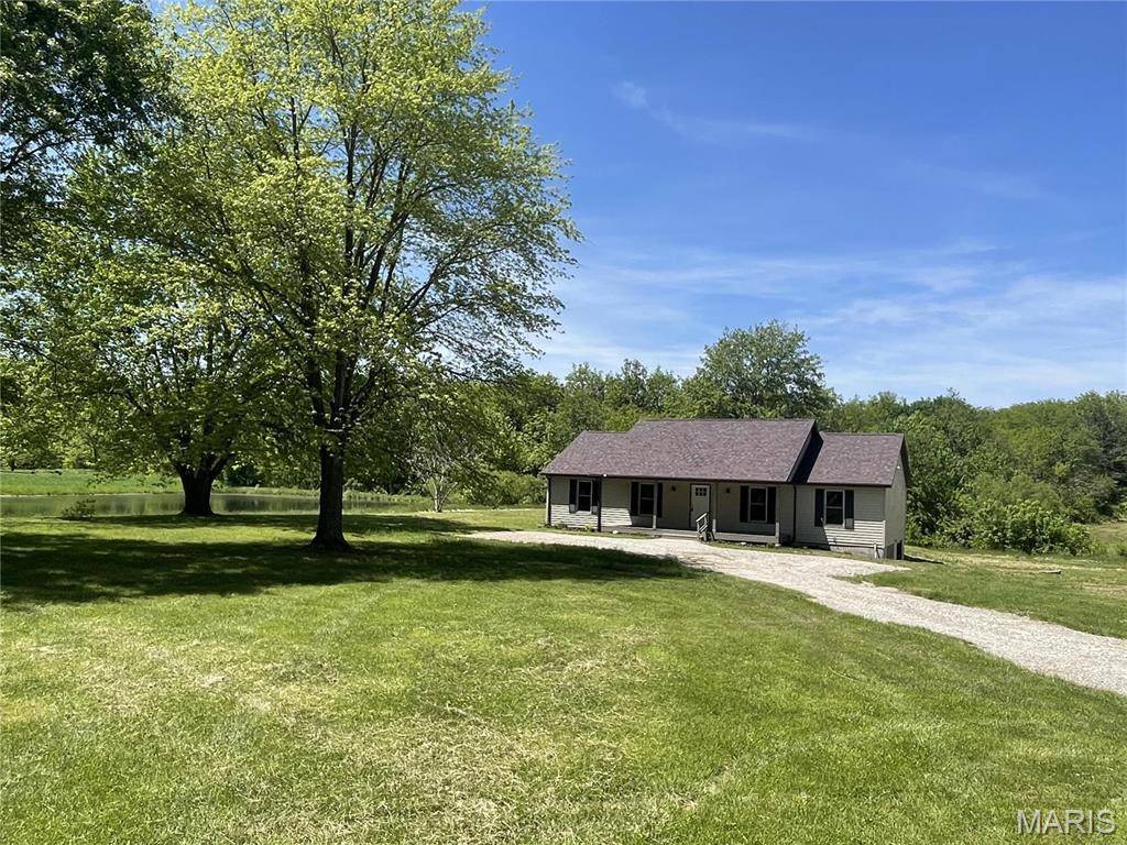 Sorento, IL 62086,205 New Douglas AVE
