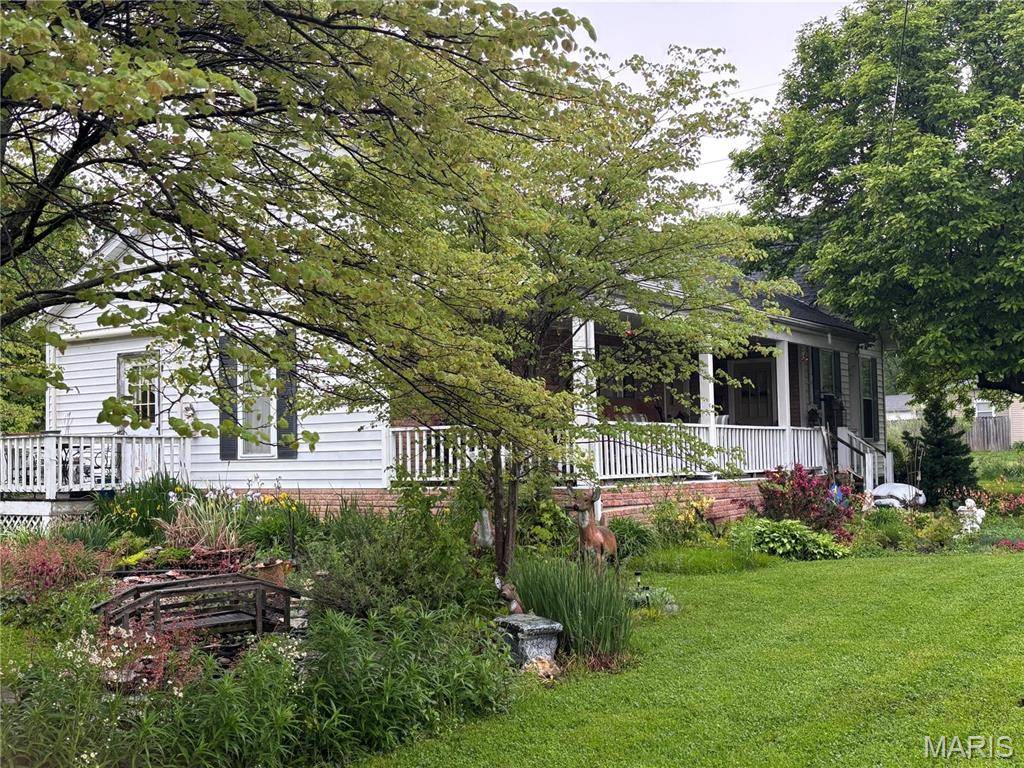 Greenville, IL 62246,919 S 5th ST