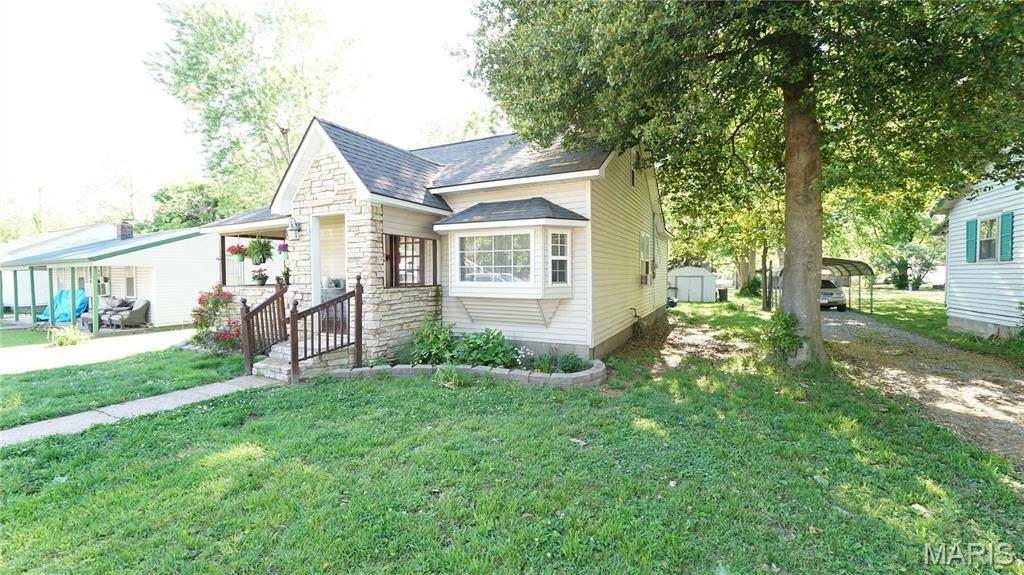 Dexter, MO 63841,811 N Catalpa St