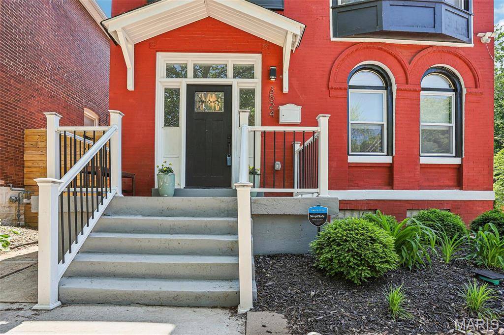 St Louis, MO 63104,3524 Sidney ST
