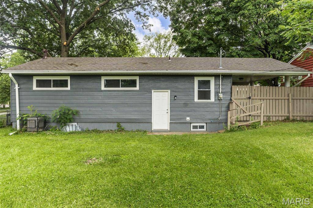 St Louis, MO 63136,10008 Lakemoor DR