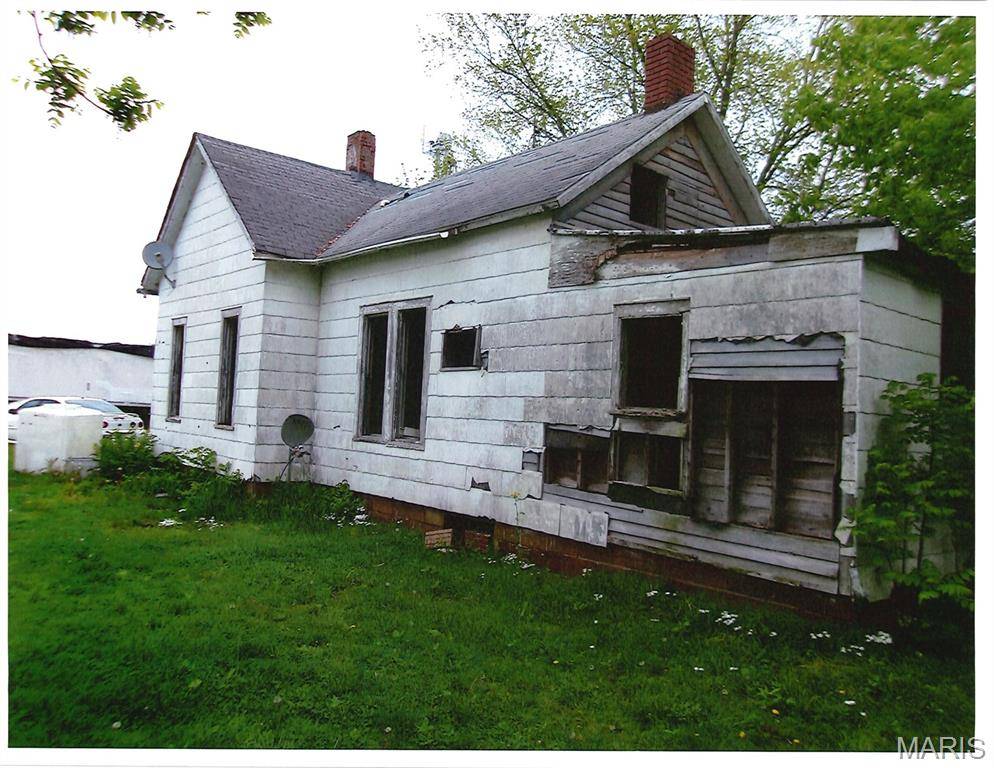 Ramsey, IL 62080,456 E 2595 AVE