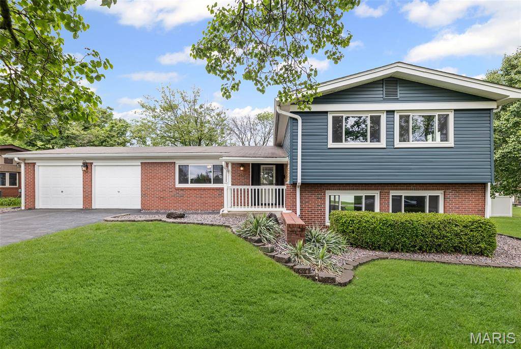 Alton, IL 62002,4301 Chantel DR