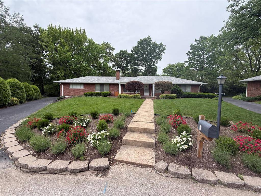MO 63141,2 Creekside LN