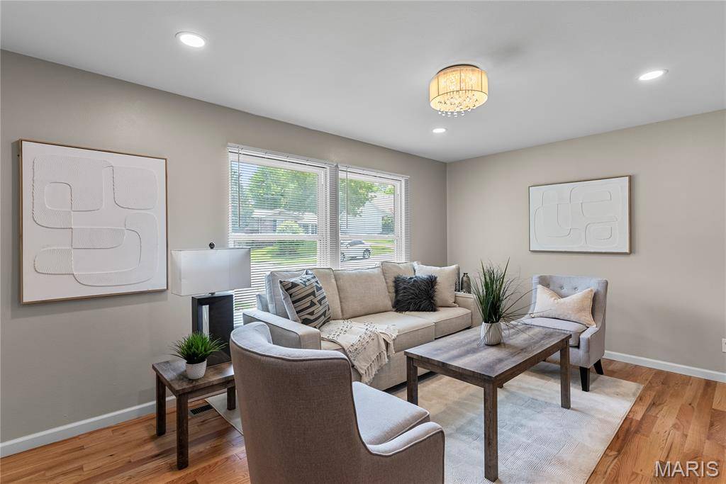 Florissant, MO 63033,11869 Galba DR
