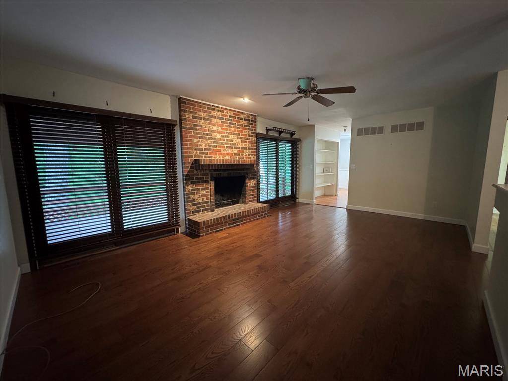 St Louis, MO 63129,5810 White Pine DR