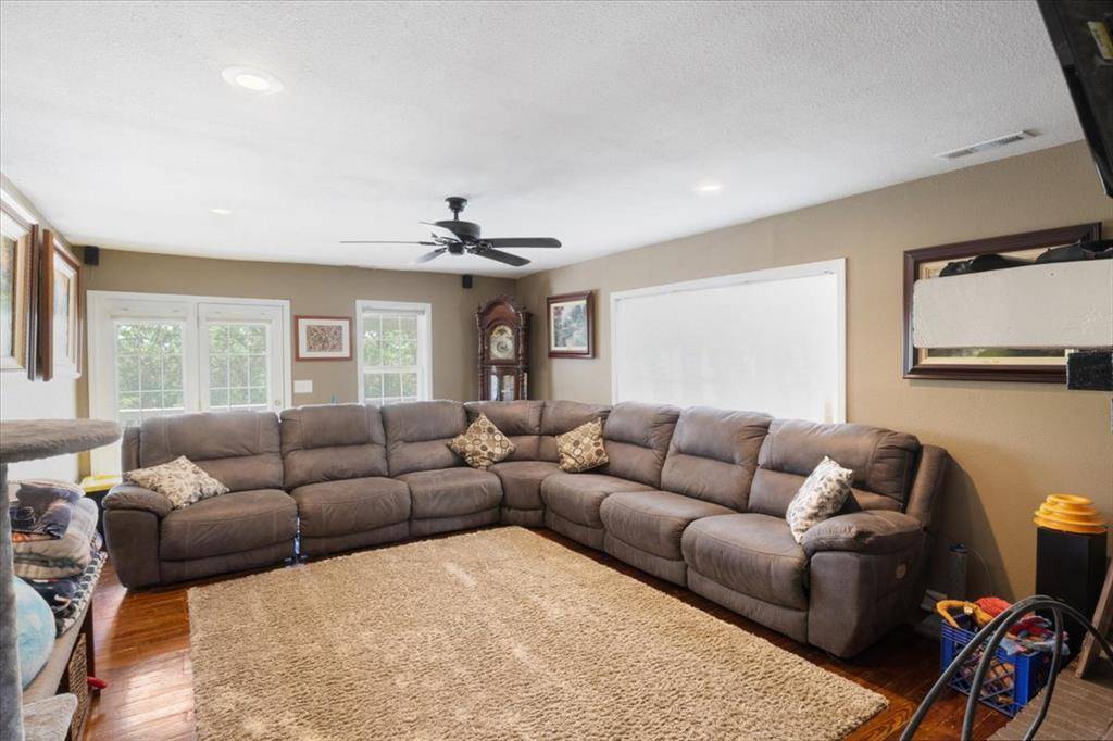 Camdenton, MO 65020,2261 Pier 31 RD