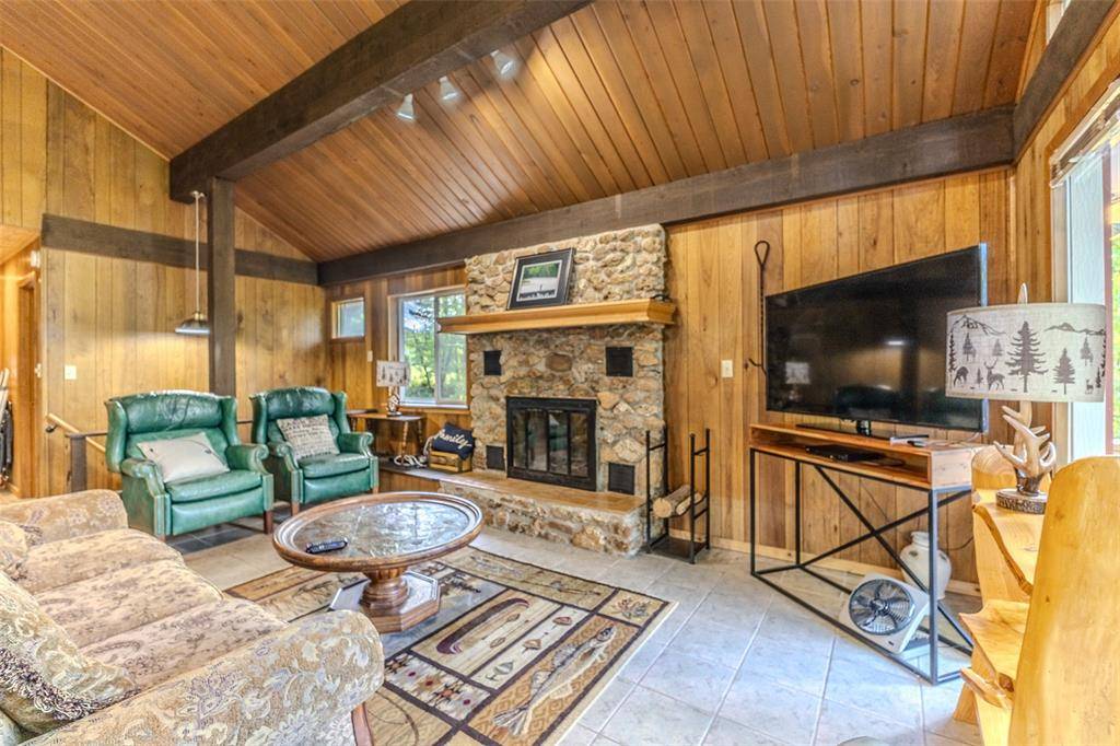 Unincorporated, MO 65536,9 Wet Fly LN