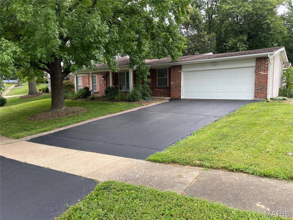 Unincorporated, MO 63146,12036 Orchard View DR